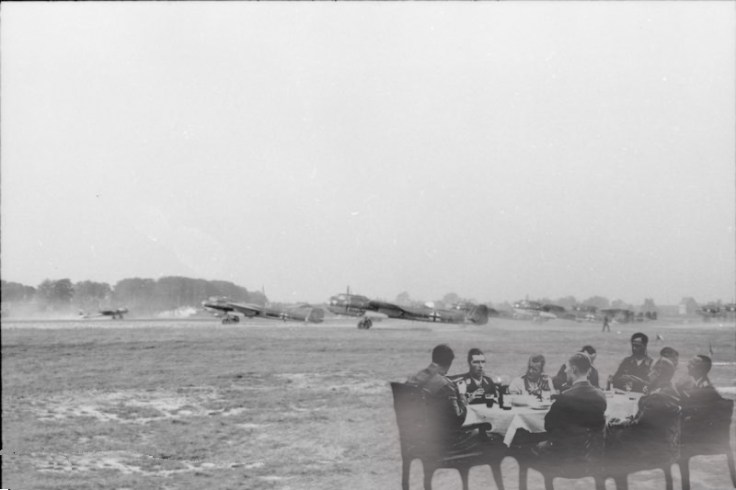 Hoge officieren vergaderden steeds in open lucht om niet te worden afgeluisterd.